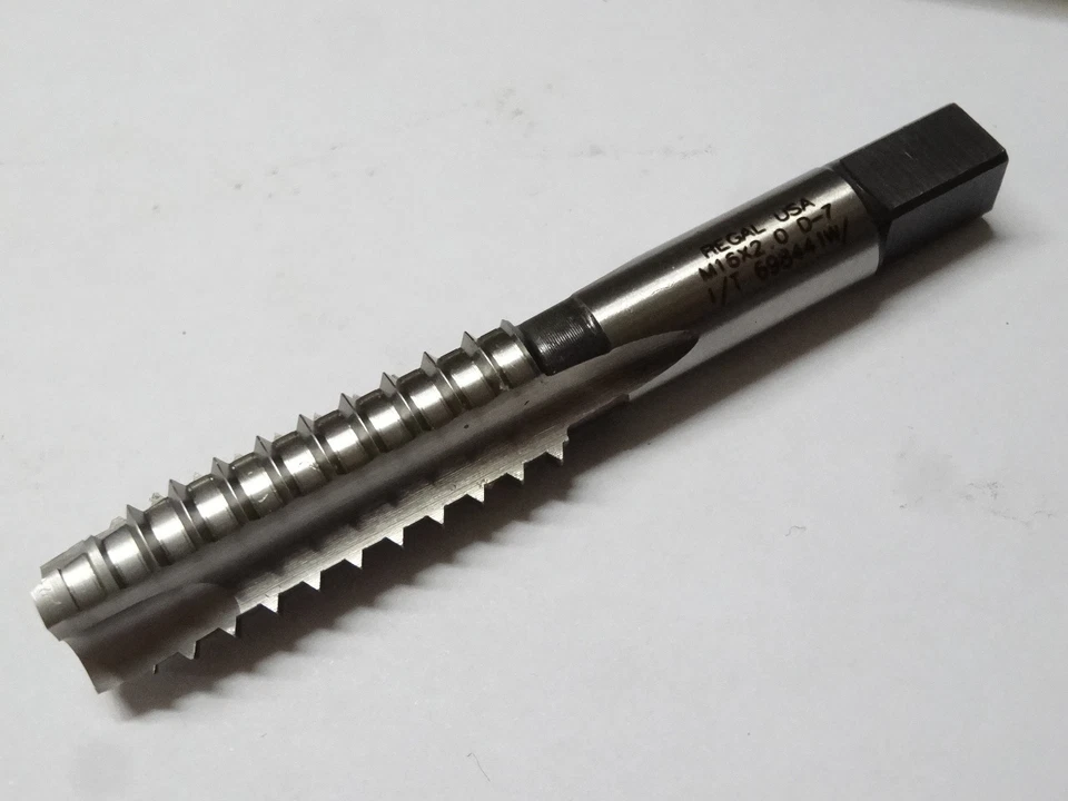 REGAL 16mm X 2 D-7 3 FL Interrupted Thread Spiral Point Plug Tap 9S12047502 M16 - Image 2 of 3