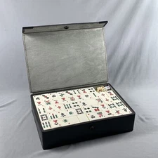 Vtg Mah Jong Tiles 148 Tiles & 4 Dice