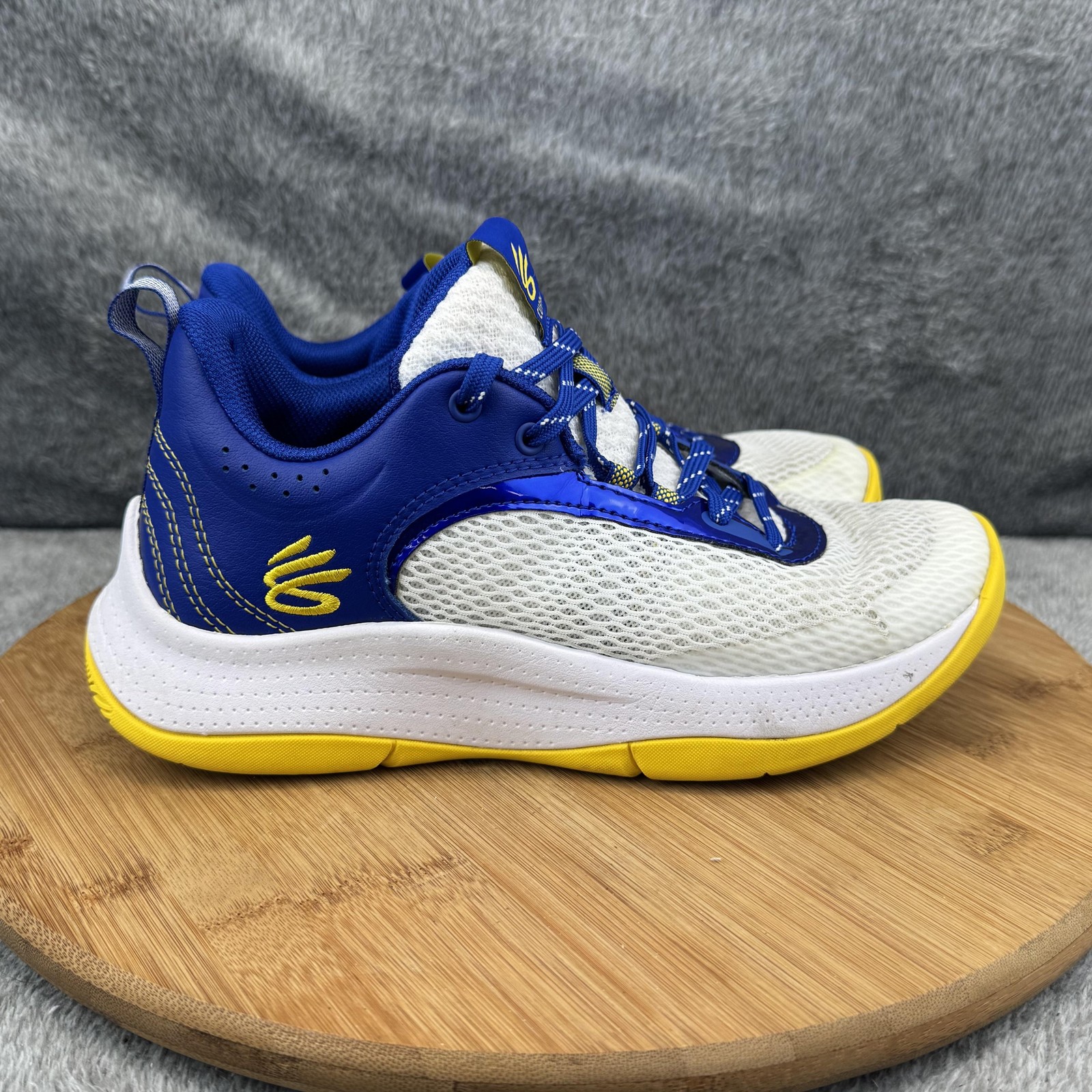 Boys Size 5y Blue White Yellow Basketball Sneakers