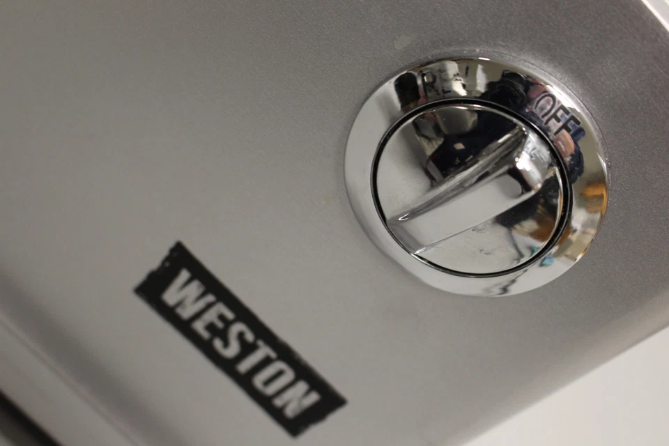 Мясорубка и начинка для колбасы Weston - 33-1301-W - #12 - 12 В 60 Гц 750 Вт - б/у - Изображение 4 из 4