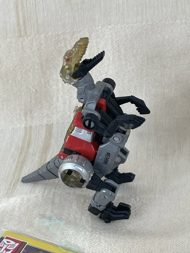 Transformers Power Of The Primes Legends Class - DINOBOT SLASH (2018) Complete - Image 4 of 4