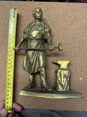 VINTAGE MASSIVE MESSING SCHMIED FIGUR AMBOSS HAMMER HANDWERKER STATUE 21cm