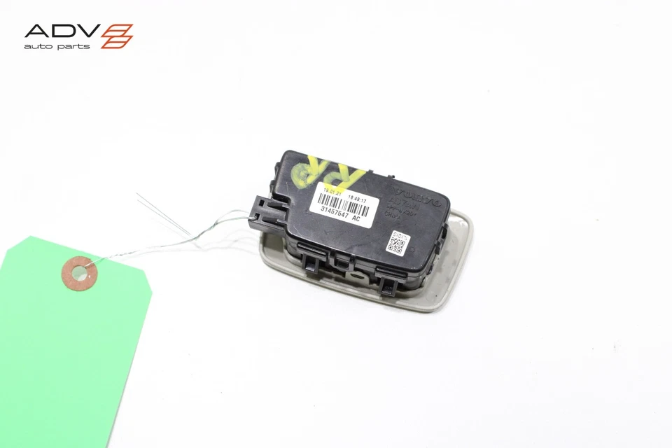 Lâmpada de leitura 2018 - 2021 VOLVO XC60 TRASEIRA DIREITA CÚPULA SUPERIOR FABRICANTE DE EQUIPAMENTO ORIGINAL - Imagem 3 de 4