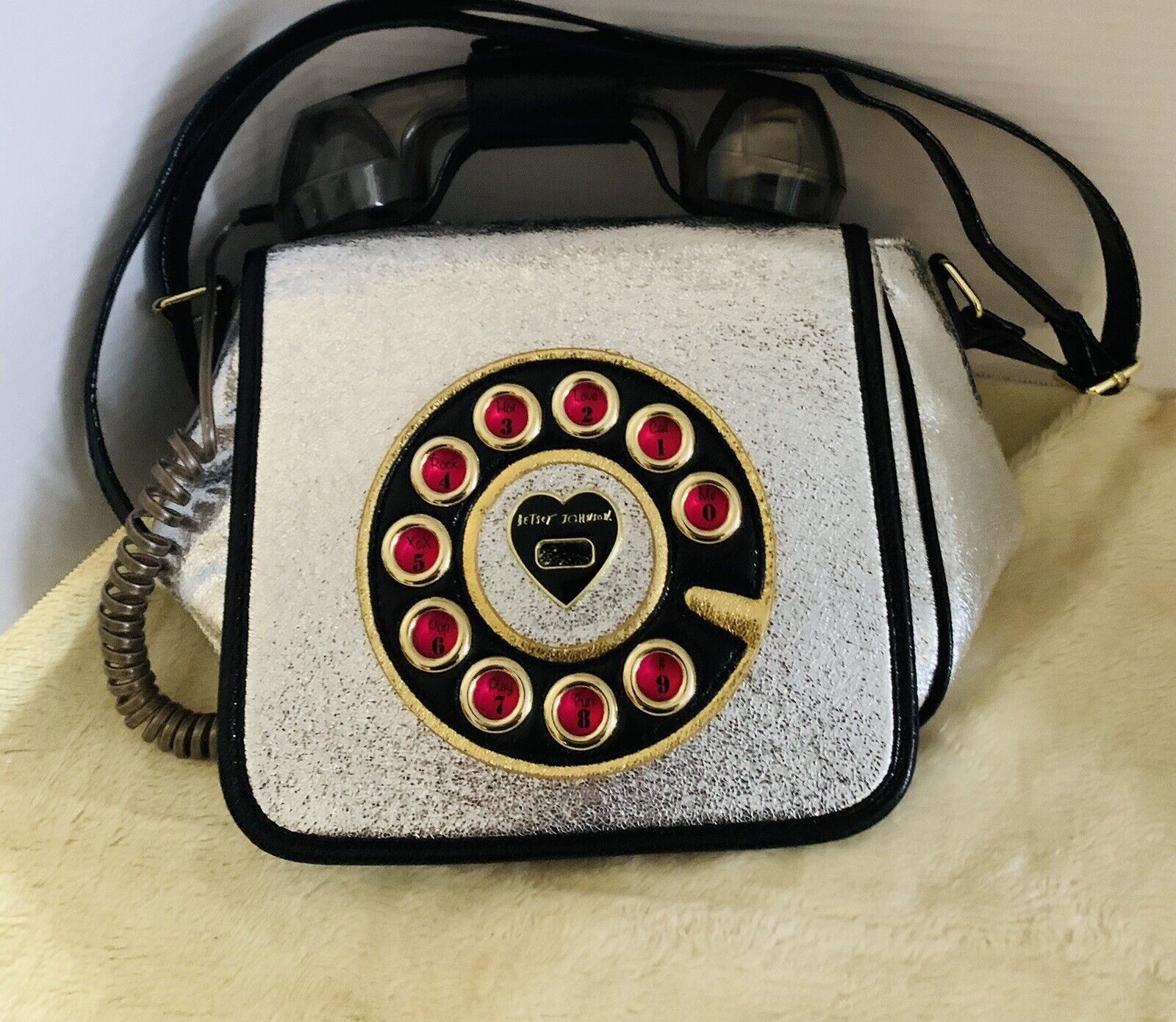 betsey johnson phone purse