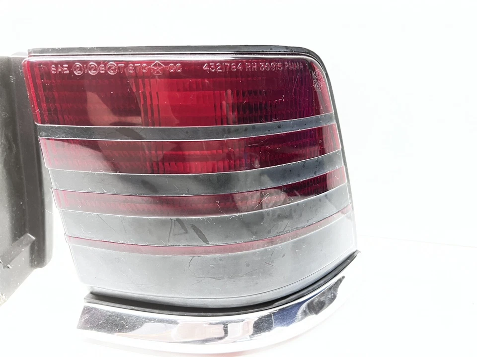 1987 - 1991 CHRYSLER LEBARON LH & RH TAIL LIGHTS OEM #4321785 1988 1989 1990 - Image 4 of 4
