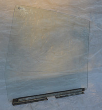 1965-1975 Mgb Mgb Gt Original Door Window Glass Left Side No Tint 1965-1975 Mgb Mgb Gt Original Door Window Glass Left Side No Tint