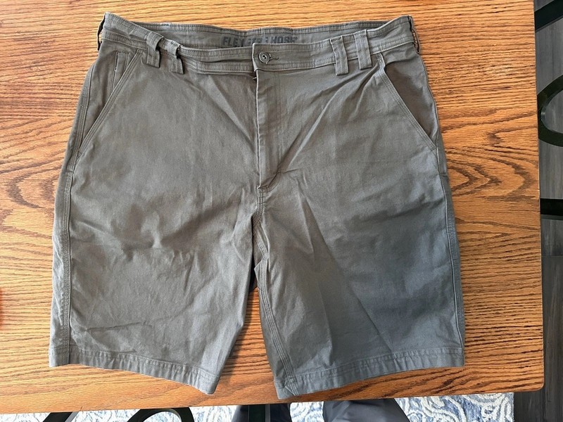 Duluth Trading Flex Fire Hose Men's Gray Cargo Shorts 11" Inseam size 40
