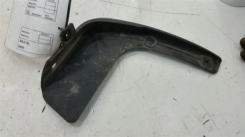 Guardabarros trasero izquierdo Nissan Versa Mud Flap Splash 2009 2010 2011 2012 Foto 2 de 2