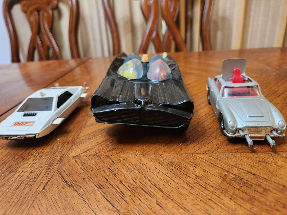 Vtg Vehicles; corgi 007 Aston Martin DB5 Car, Plastic Batman Car, 007 Car - Image 2 of 4