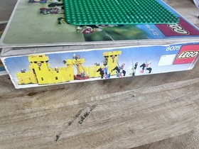  LEGOLAND Castle 6075 Castle System (1981 Retired) w/Box, Instructions