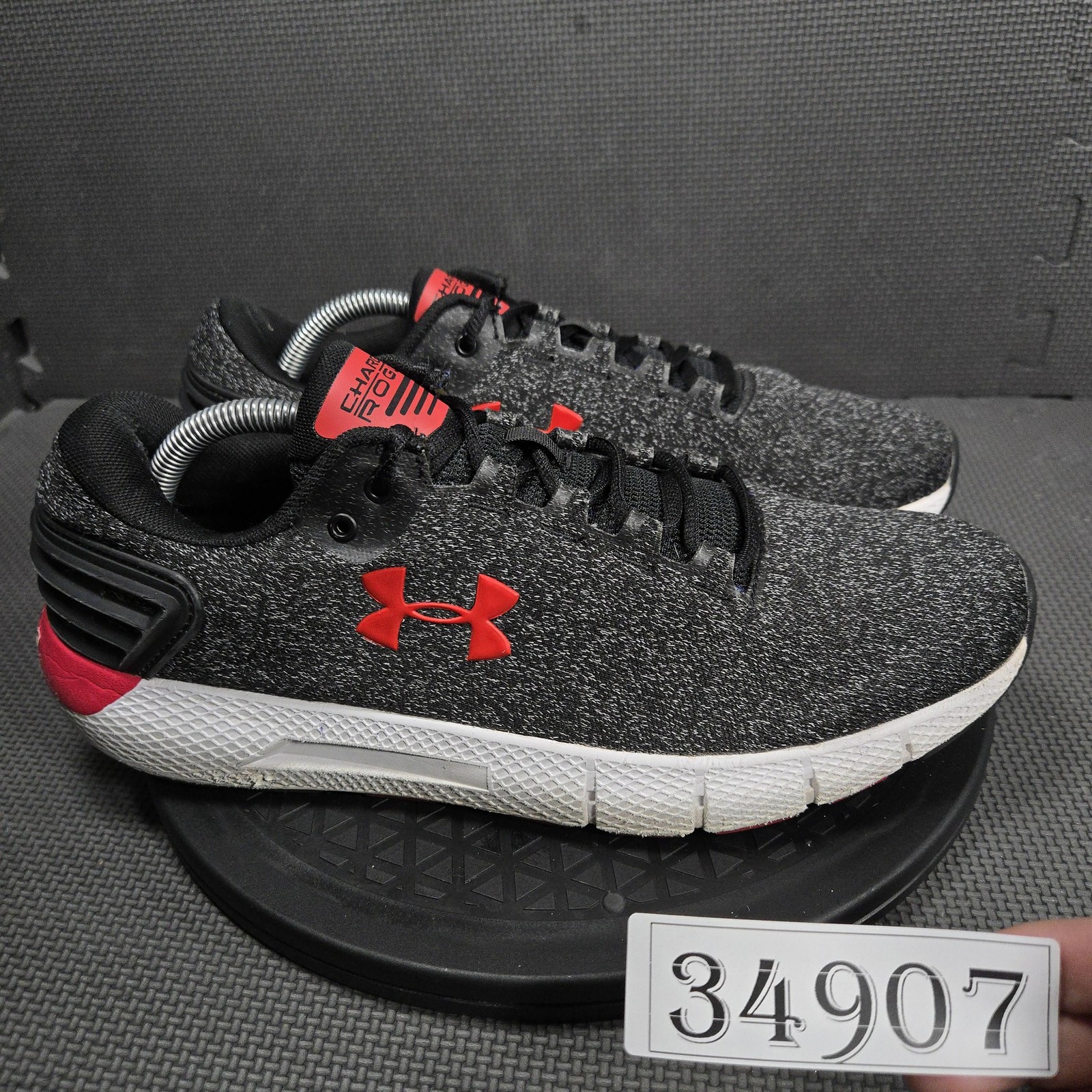 Under Armour Charged Rogue Shoes Mens Size 11.5 Black Red Sneakers 3021865-001