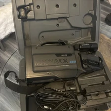 1991 Magnavox CVM320AV01 Movie Maker VHS CCD Video Camcorder