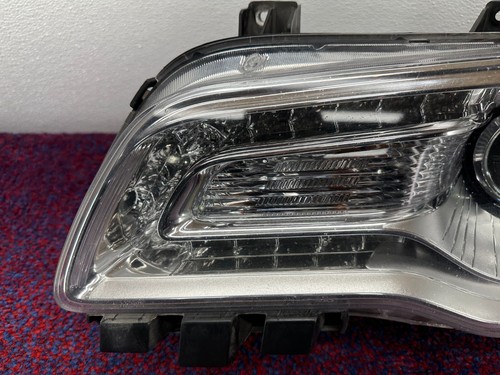 CHRYSLER 300 TOURING 17-23 OEM LEFT DRIVER SIDE HALOGEN HEADLIGHT LIGHT LAMP - Picture 2 of 7