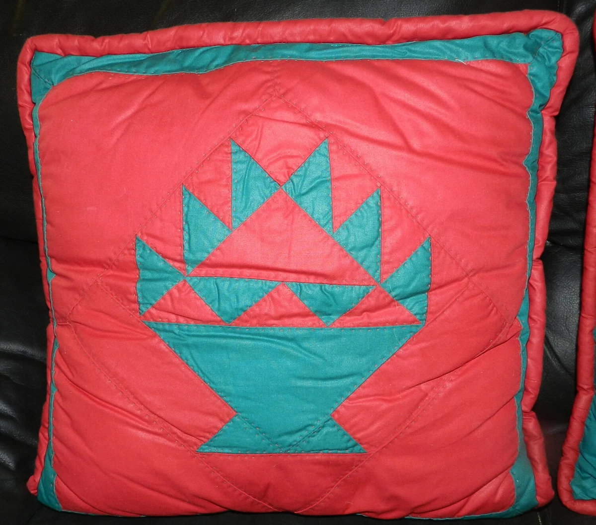 2 LOVELY LARGE HAND MADE QUILTED CHRISTMAS THROW PILLOWS eBay
