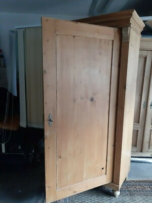 schrank Holz massiv antik Eintürig mit Kleiderstange