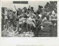 1987 Press Photo Fort Mill High School Basketball Team cheering during game