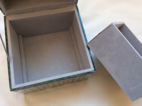 Genuine Chamilia Jewelry Box/Case ( Pre-owned ) - Picture 6 of 11