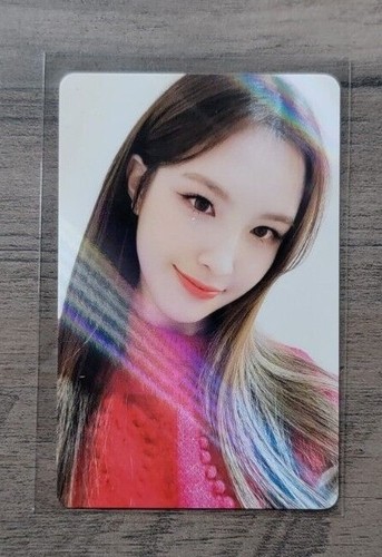 Weeekly Play Game: Awake (Makestar Official Hologram Photocard) Soojin Jaehee - Picture 11 of 14