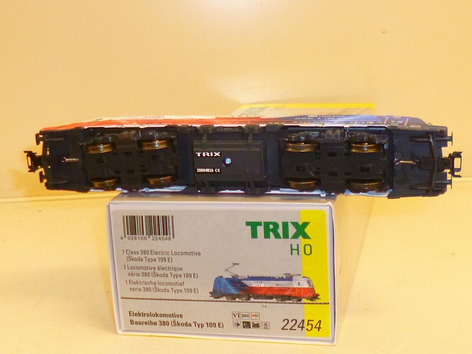 Trix HO 22454 E-Lok Br 380 (Skoda Typ 109E), der CD, Ep VI, Flagge, DCC-Sound