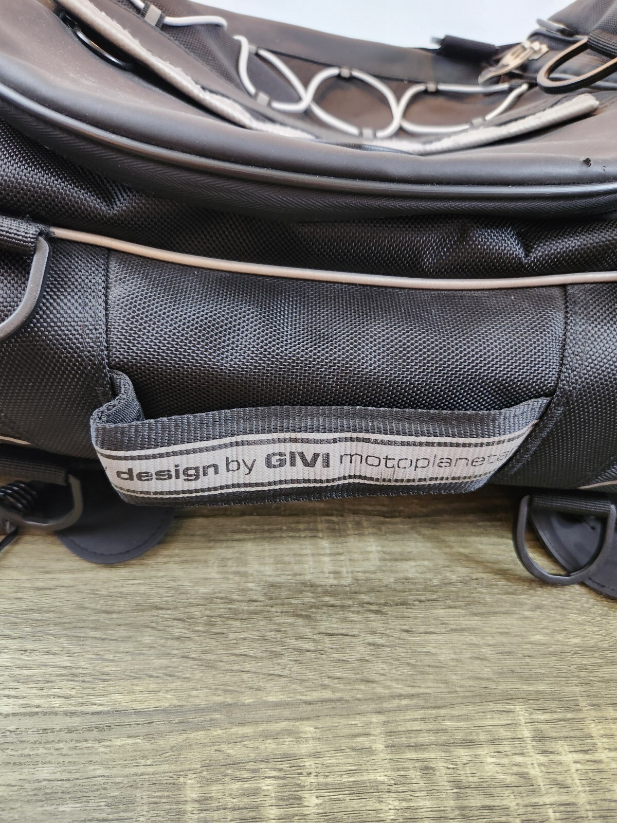 Givi Motorcycle Tank Bag Silver Bag Hi Performance Luggage Motoplanetary Black