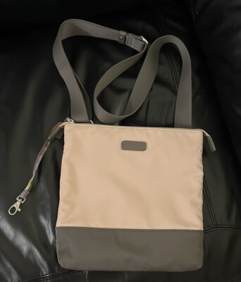 Ecco Crossbody Bag Purse Nylon Light Pink Gray Adjustable Strap￼