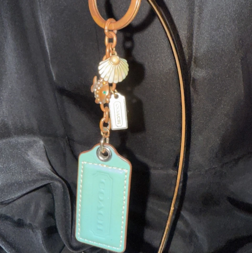 Llavero de playa náutico Coach de colección emparejado con patente turquesa cartera etiqueta colgante Foto 2 de 4