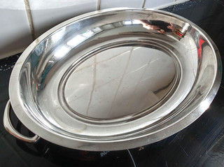 392 gramme solid silver twin handled 28 centimetre bowl in excellent condition.