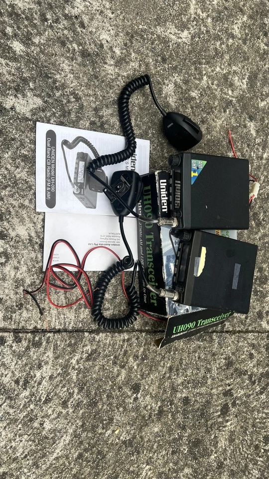 Uniden Uh 090 Transceiver Am UHF Cb Radio In One x2  - image 2 of 3