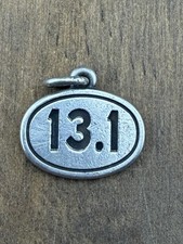 Dije de corredor de media maratón James Avery retirado 13,1 plata esterlina bucle sin cortar
