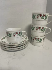 Gibson Everyday Festive Holly Christmas Holly Berry Cups and Saucers Set Of 4