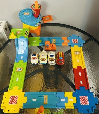 Vtech Toot-Toot Fahrer Flughafen Set mit 4 Fahrzeugen und extra Schiene. Top Zustand