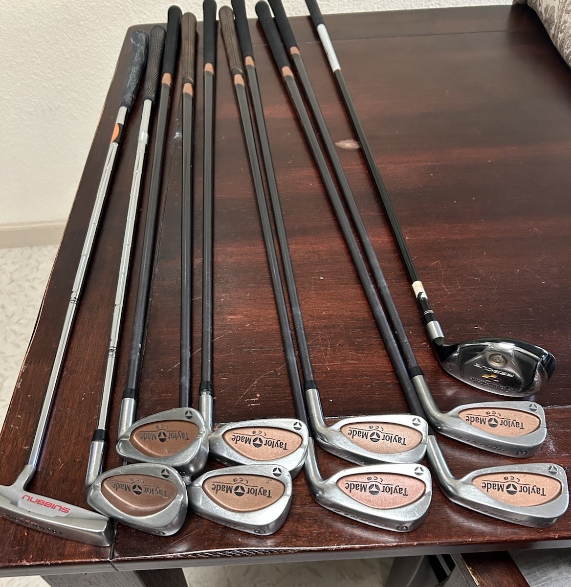 寶TIS-536 TaylorMade BURNER LCG アイアンセット TaylorMade BURNER LCG Iron Set 10pcs 3-9 SW & Hybrid 2 & Nubbins