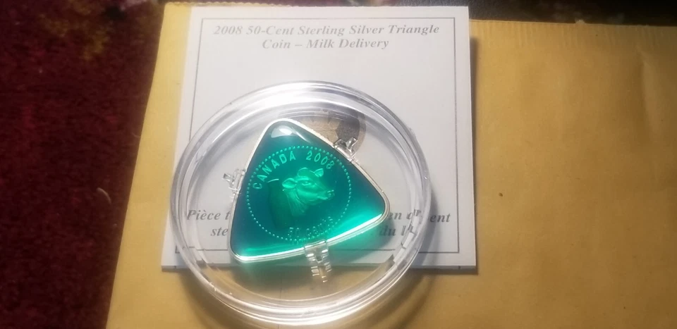 Canada 2008 First Coloured Triangle Silver 50 Cent Coin Milk Delivery No Box. - Image 4 of 4