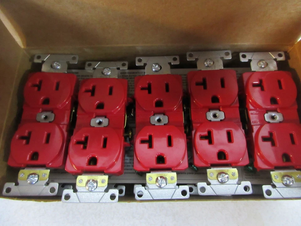 Leviton 20Amp 125V Industrial Grade Self-Grounding Duplex Outlet Receptacle 10PK - Image 4 of 4