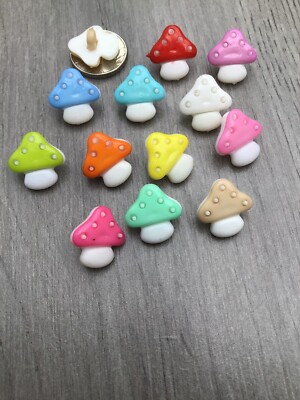 15 mm Fliegenpilzknöpfe in verschiedenen Farben im 10er und 20er Pack