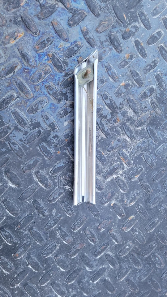 1971 Lincoln Continental Mark III RH LH Door Moldings. (3) - Image 4 of 4