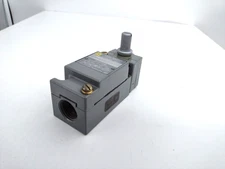 *** Square D 9007-C68T5 Rotary Limit Switch Neutral Position Series A