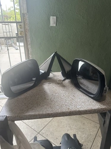 2018 Infiniti Q50 OEM Left Driver & Right Passenger Side Mirrors, E11038068