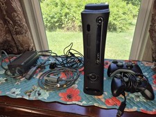 Microsoft Xbox 360 Black Console Controllers ...