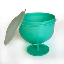 Vtg Tupperware Lettuce Crisper Keeper Mint Green #1424-6 w/ Dome Lid & Spike