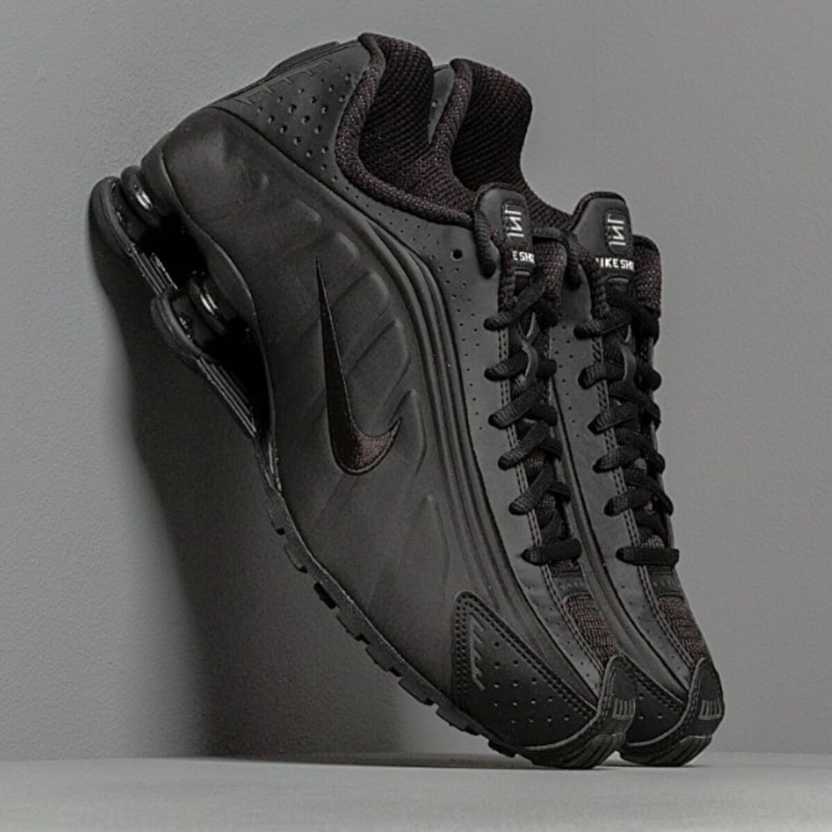 Nike Shox R4 Shoes Triple Black HQ1988-001 Men's Sizes NEW Nike Shox R4 Shoes Triple Black HQ1988-001 Men's Sizes NEW