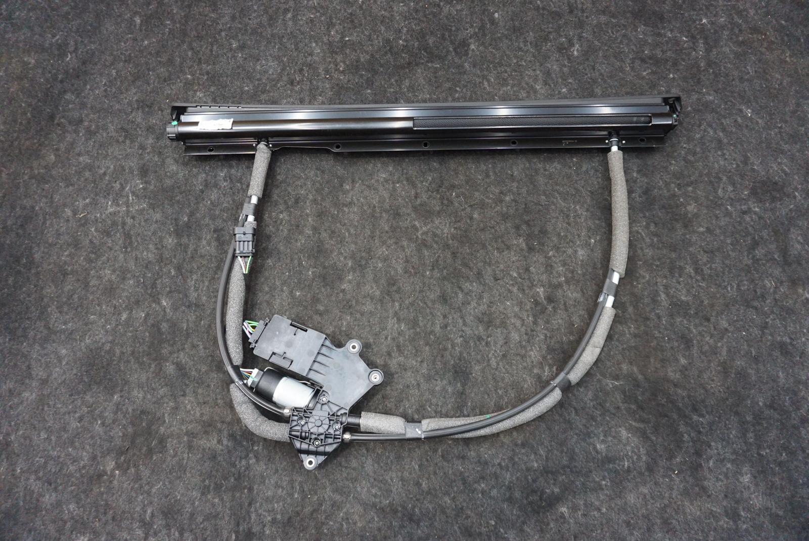 Rear Right Window Sunshade Assembly 670043158 Maserati Quattroporte S 2013-17+