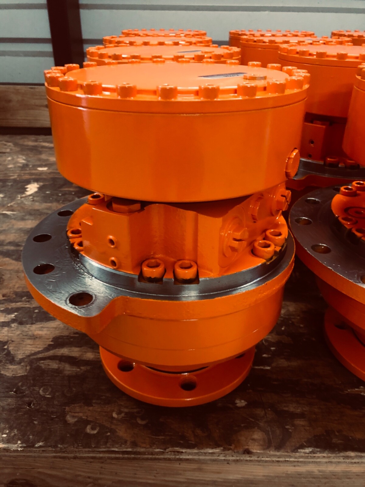 Bobcat T190 Final Drive Motor - T190 T180 T140 Travel Motor -6 Bolt  Brand New