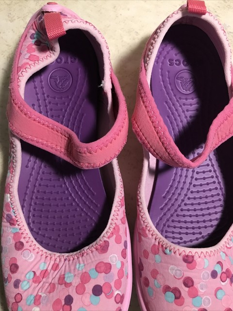 j5 crocs in women's