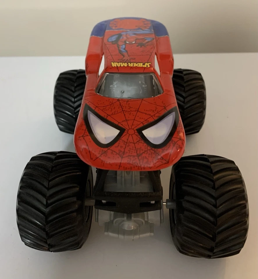 Vehículo fundido a presión Hot Wheels Monster Truck 1:24 Spider-Man Foto 3 de 4