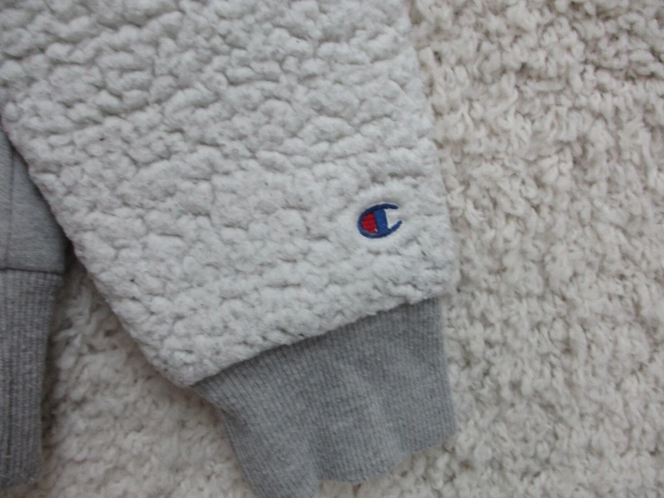 Suéter Champion Extra Grande Juvenil Gris Sherpa Vellón Manga Deletrear Logo Niña Foto 3 de 4