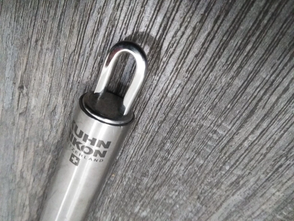 NOS. Batidor de alambre globo de acero inoxidable Kuhn Rikon SUIZA, 12 pulgadas Foto 2 de 4