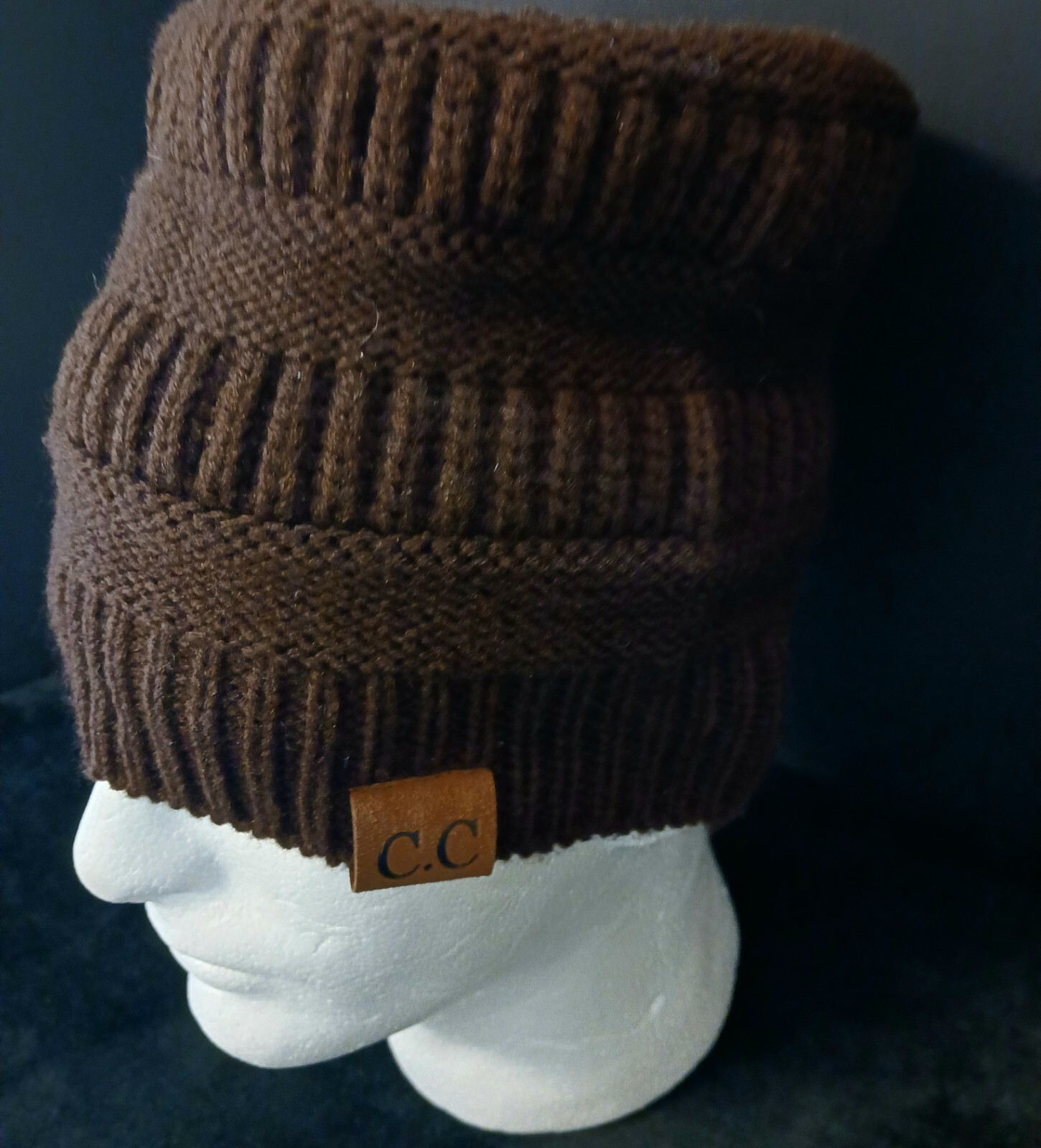 PONY Cappello berretto invernale C.C Exclusives marrone patch logo maglia elasticizzato coda di cavallo