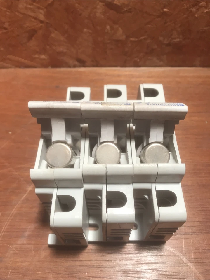 Portafusibles elettroitalia uk1-1 14x51, con 3 fusibles Foto 3 de 3