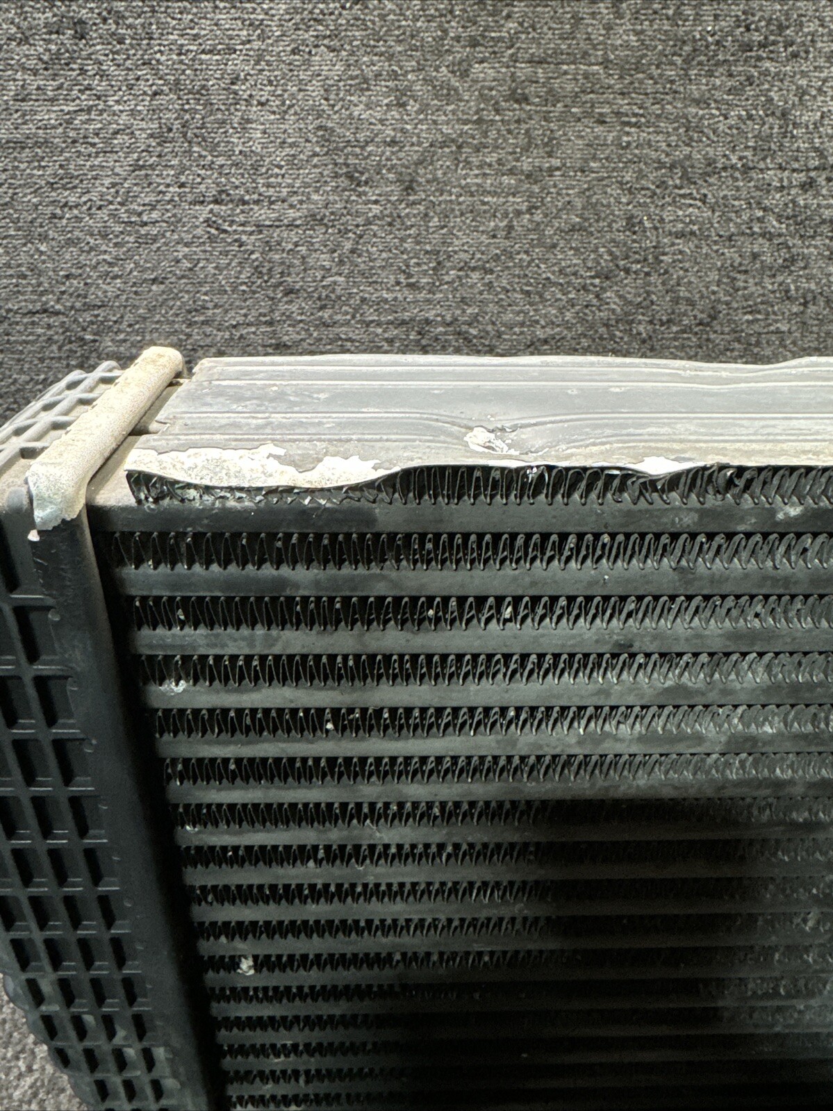 2014 Maserati Quattroporte Front Right Intercooler Radiator OEM 16474840